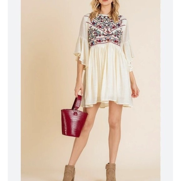 Umgee Dresses & Skirts - Umgee‎ Boho Floral Embroidered Ruffle Sleeve Ivory Mini Dress Size Small